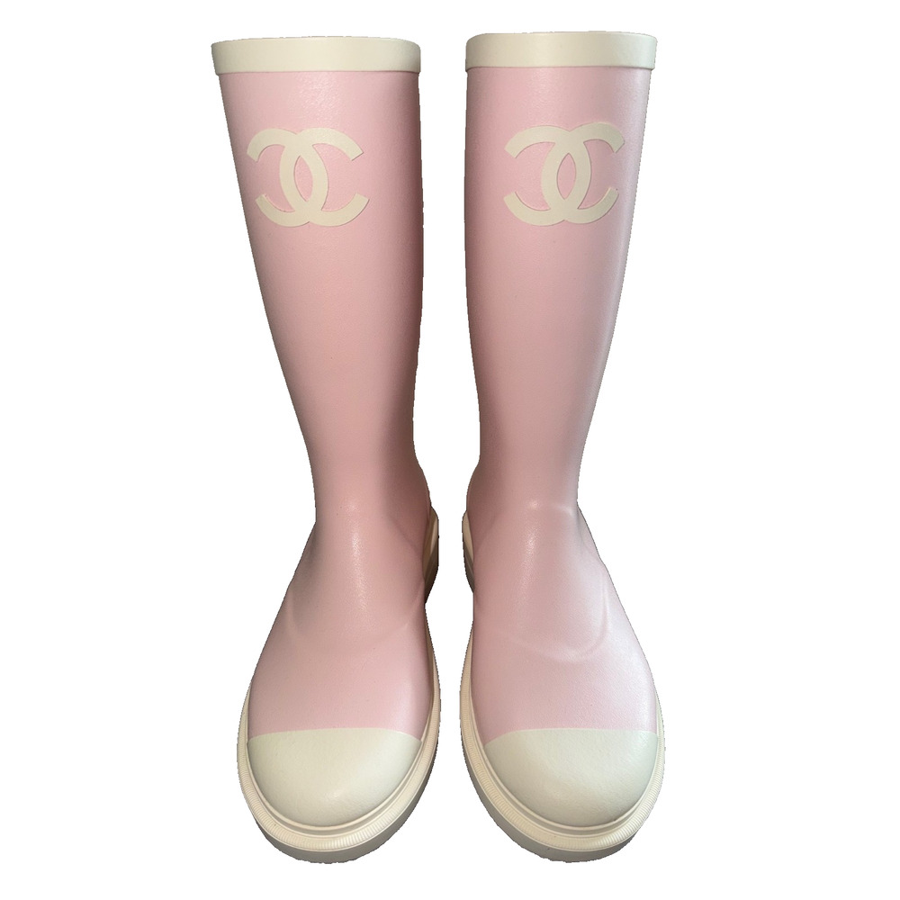 Chanel 26C Rose Pink White Caoutchouc CC Logo High Pull On Rubber Rain Boots 38